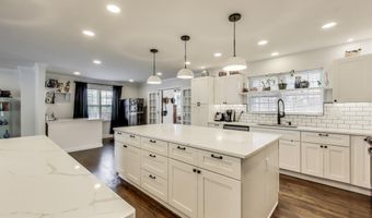 3100 N GLEBE Rd, Arlington, VA 22207