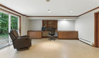 68 Perry Rd, Bedford, NH 03110