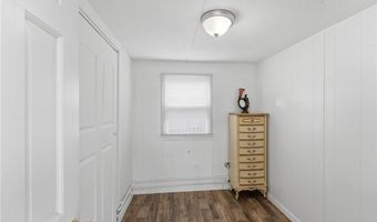 11 East Dr, East Providence, RI 02916