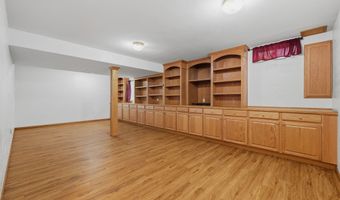 1214 Sandalwood Ct SW, Altoona, IA 50009