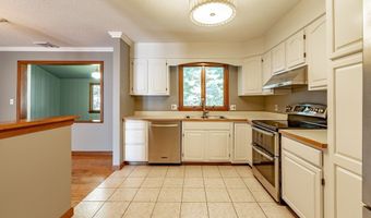 13 Mansion Woods Dr H, Agawam, MA 01001