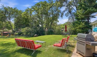 303 RIDGE St, Algonquin, IL 60102