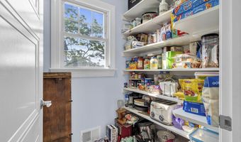 700 Halliard Ave, Beachwood, NJ 08722