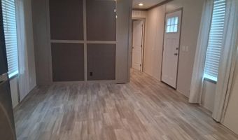 328 W. 53rd St 10, Anderson, IN 46013