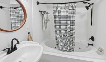 222 BASTIAN Ln, Allentown, PA 18104