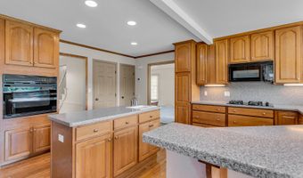 1780 Williamsburg Dr, Adrian, MI 49221