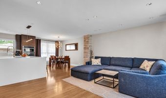 957 N HOWARD Ave, Addison, IL 60101