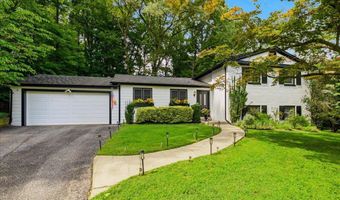 8906 TRANSUE Dr, Bethesda, MD 20817