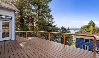 1991 SE 2ND St, Astoria, OR 97103