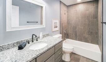 5910 SW 9th St, Lincoln, NE 68523