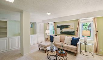 4819 28TH St S B, Arlington, VA 22206