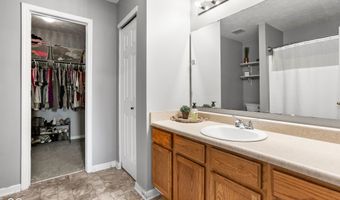 6102 Boulder Dr, Anderson, IN 46013