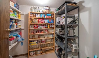 2908 N Oak Rd, Brandon, SD 57005