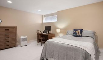 7205 RADNOR Rd, Bethesda, MD 20817