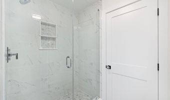 28 Young St 3, Newport, RI 02840