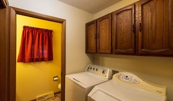 207 N 10th St, Albia, IA 52531