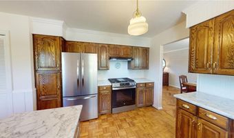 419 Ridge Rd, Albert Lea, MN 56007