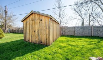 1406 East Dr, Alden, NY 14004