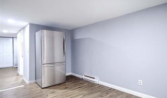 8 Ashby St, Johnston, RI 02919