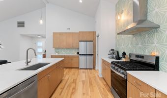 3931 Belshire Ln, Charlotte, NC 28205