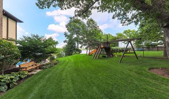 799 Lake Holiday Dr, Hainesville, IL 60548