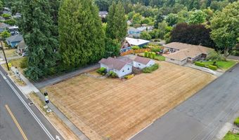 2696 SE LAKE Rd, Milwaukie, OR 97222