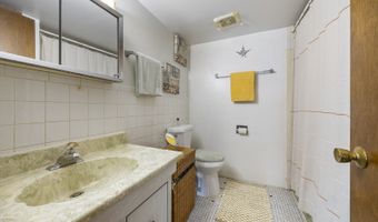 215 S Hale St 7C, Addison, IL 60101