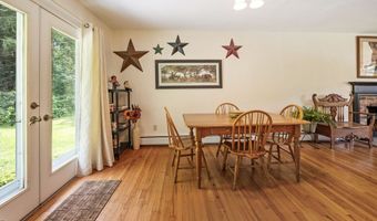 44 Williamsburg Dr, Cheshire, CT 06410