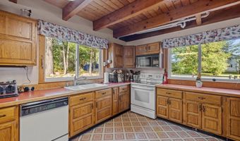 21 Canal St, Meredith, NH 03253