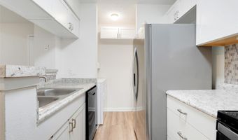 325 LAKEPOINTE Dr 304, Altamonte Springs, FL 32701
