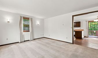 8 Bean Hill Rd, Belmont, NH 03220