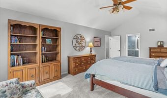 1820 Crofton Dr, Algonquin, IL 60102