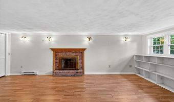10 Meadowbrook Rd, Auburn, MA 01501