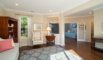 10 CHAPEL HILL Ct, Barnegat, NJ 08005