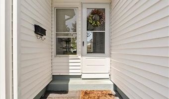 26 City View Pkwy, Johnston, RI 02919