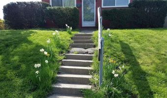 15 Ludlow Rd, Middletown, RI 02842