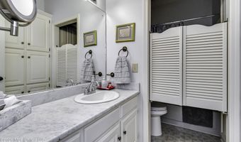 510 Bay Pointe Cir, Brandon, MS 39047