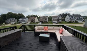 987 Hawkin Ln, Aurora, OH 44202