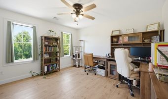 1479 Main St, Acushnet, MA 02743