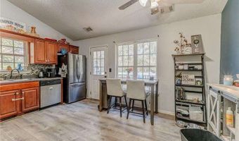 156 DOGWOOD GLEN Dr, Aragon, GA 30104