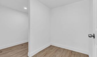 136 Pacific Ave, Beachwood, NJ 08722