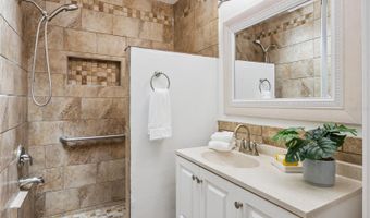 1256 PIN OAK Dr, Apopka, FL 32703
