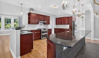 5 Normandy Sq, Guilderland, NY 12009