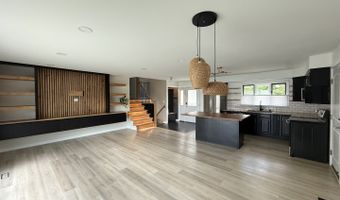 2305 N Williamsburg St, Arlington Heights, IL 60004