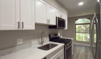 3306 WOODBURN VILLAGE Dr 31, Annandale, VA 22003