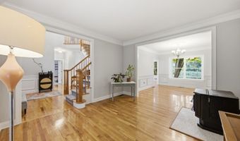 80 Skytop Rd, Andover, NJ 07860