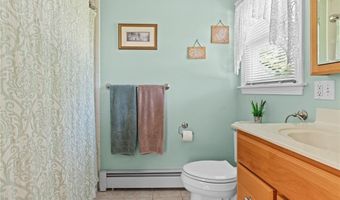 76 W Allenton Rd, North Kingstown, RI 02852