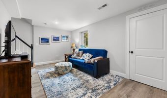 30 Gloucester St 30, Arlington, MA 02476