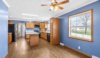 504 S Linn St, Anamosa, IA 52205