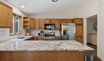 511 S Beach Dr, Altoona, WI 54720